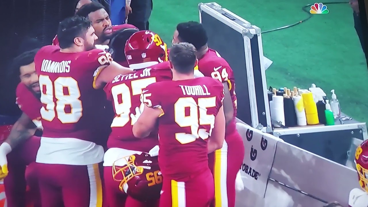 Washington Football Team fight on the bench Allen and PAYNE team mate fight