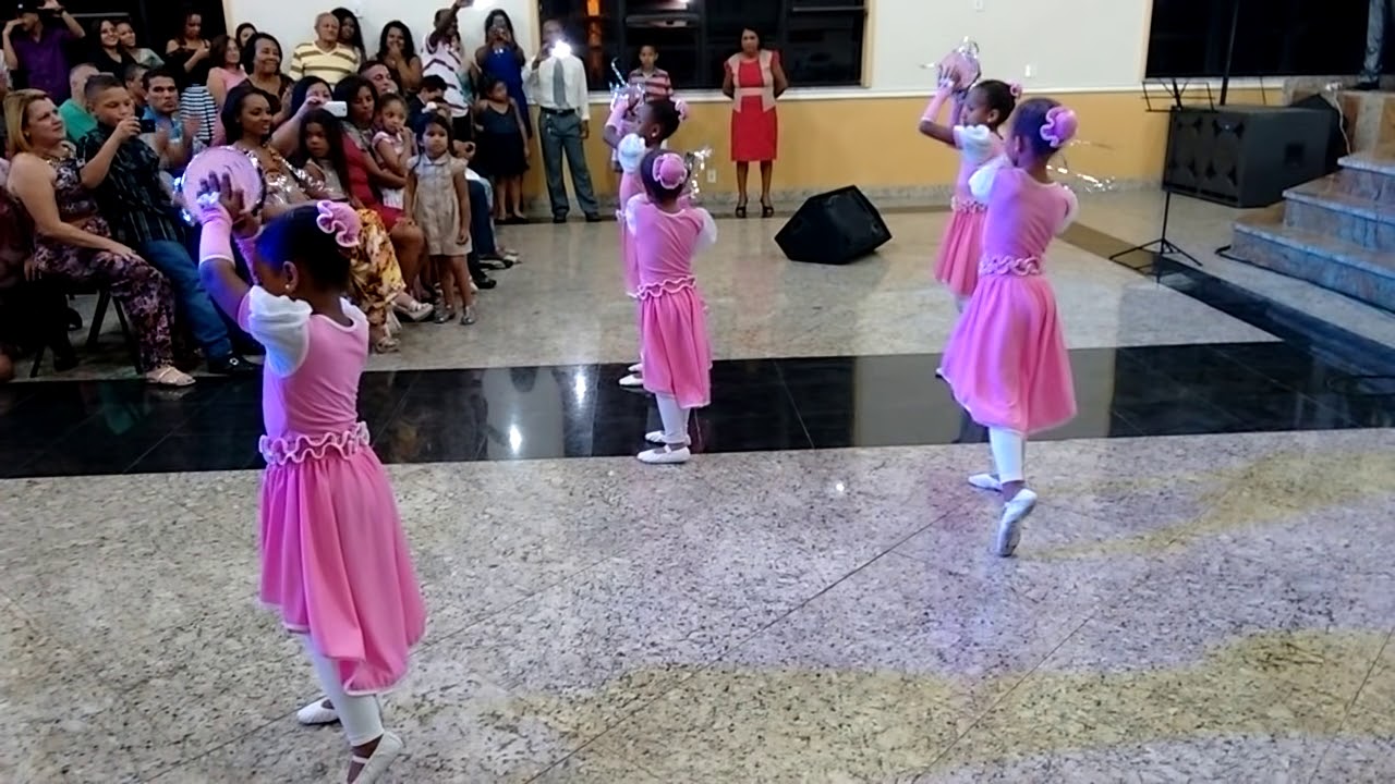 EMOCIONANTE !!! Essa coreografia vai longe !!! Crianças da IPRR louvando ao Senhor