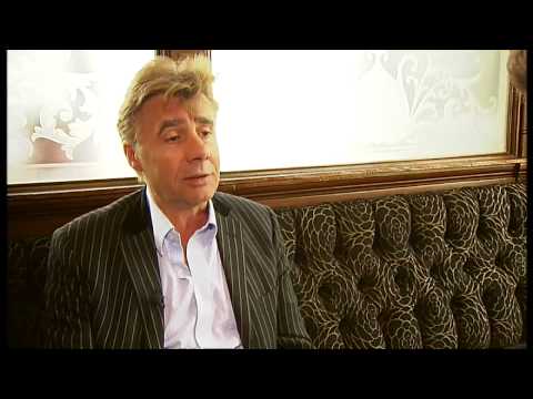 Glen Matlock pays