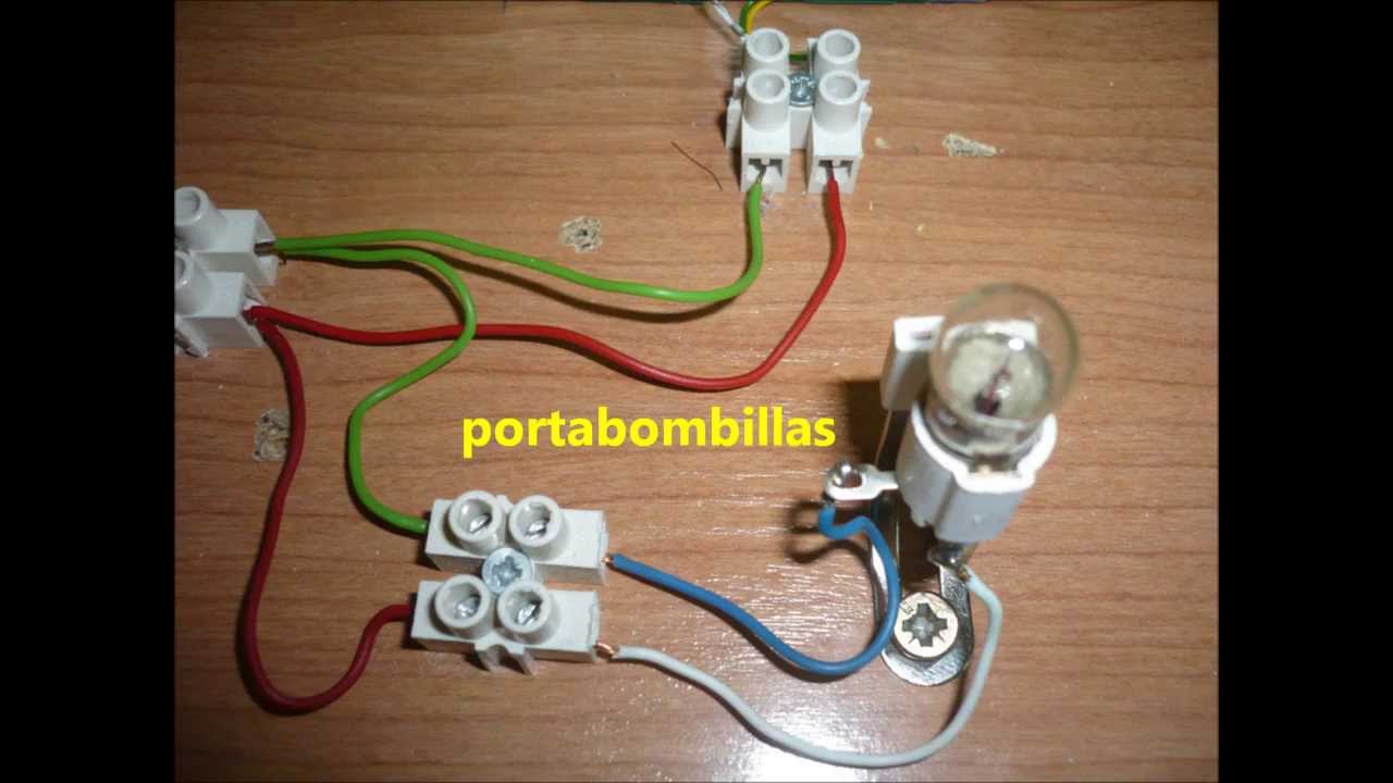 Conector estanco para el exterior o zonas húmedas - Bricomanía