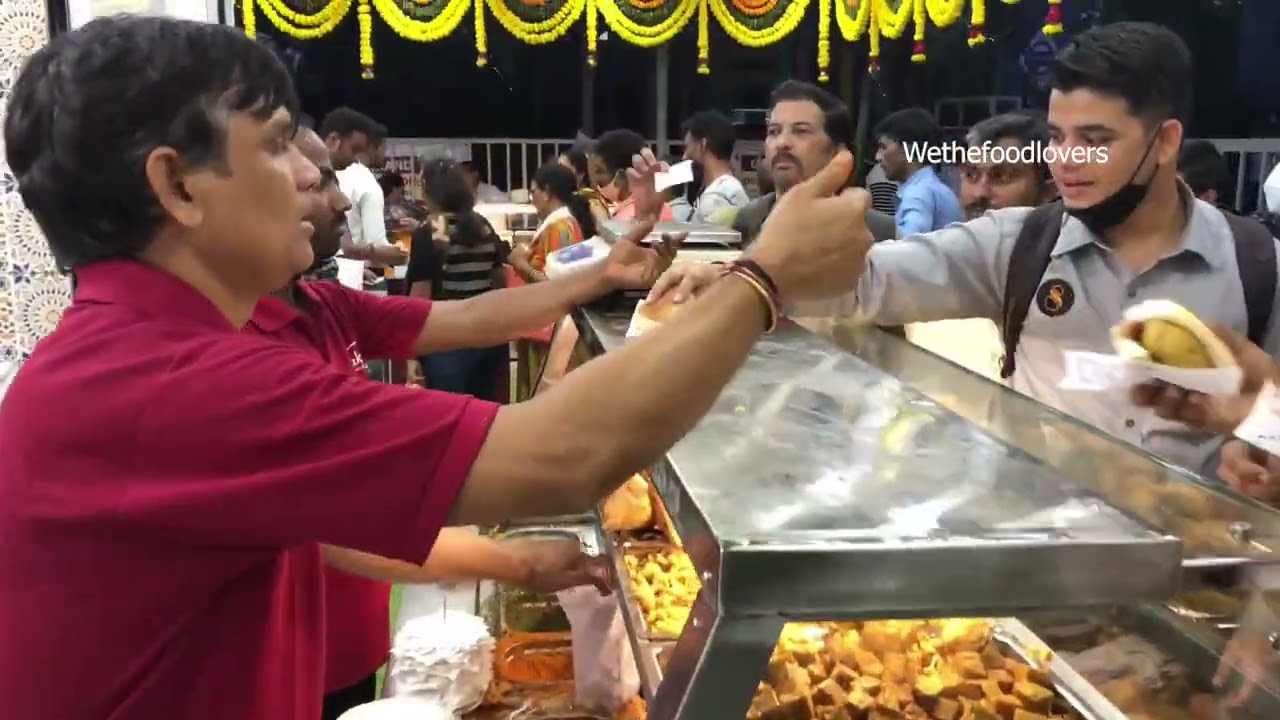 Mumbai's Jumbo Vada Pav at Rs.5/- Only | Cheapest Vada Pav in Mumbai Khaugali| VadaPav at Rs5/- 😱😳 |