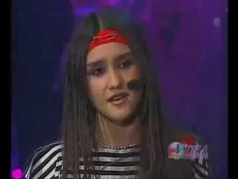 Dulce Maria - Jeans - Festival - Muero Por Ti ].mpg - YouTube