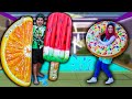 MALOUCOS FINGE BRINCAR com COMIDAS INFLÁVEIS GIGANTES - Pretend Play with Giant Food Toy