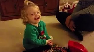 Playing UNO Card Game With Kids screenshot 5