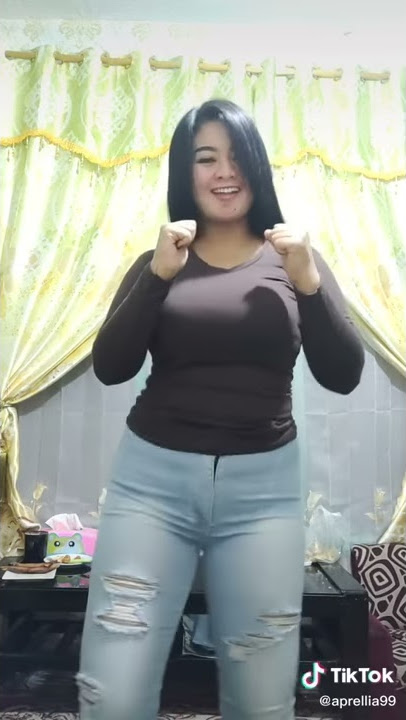 TIKTOK TANTE MONTOK AUTO BIKIN TEGANG