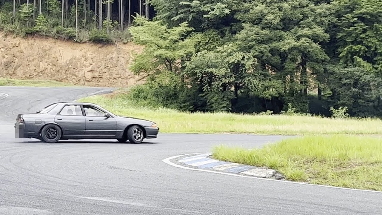 20万で買った激安R32でドリフトした結果がこちらwww - YouTube