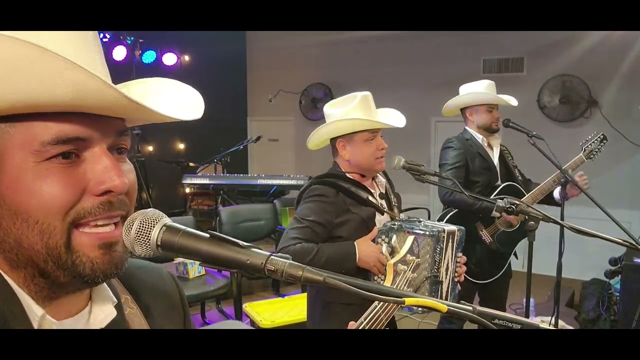 Sendero Sierreño - Volaremos Alto (En Vivo) Y Más Coritos