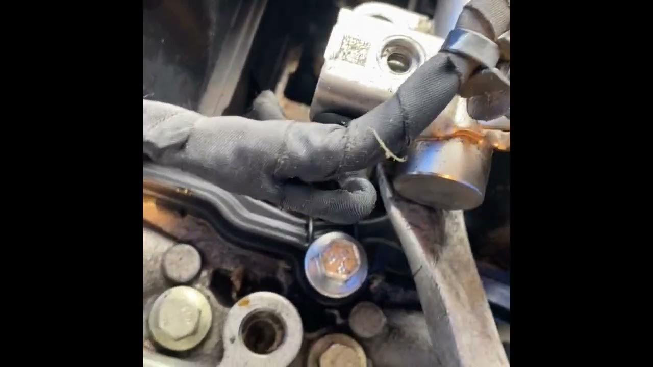 Ford 1.6 L Engine. Fuel Injectors Removal .& location - YouTube