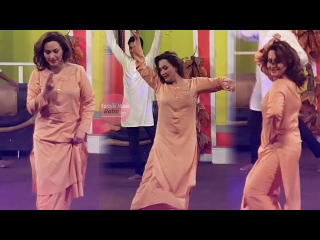 NARGIS PUNJABI SONG PERFORMANCE - KEETA AKHIYAN SAWAL - NASEEBO LAL | SMB class=