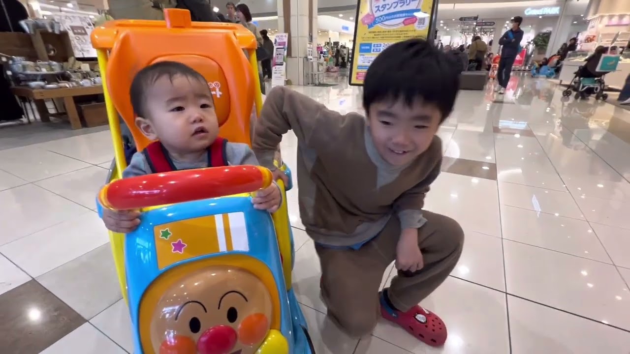 おーいじゅたろうくんとじょうたろうくん 初めてのキャラくるカートでお出かけするよ!