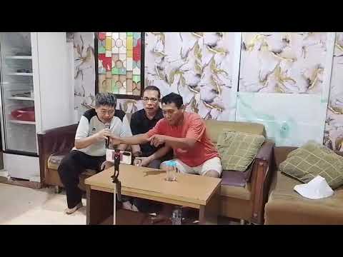 Pak Camat dukung UMKM warganya....usai bersantap lanjut berkaraoke