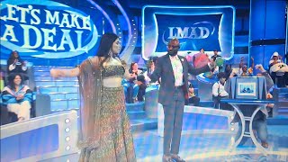 Lets Make A Deal season 16 Wayne U0026 Female Contestant Dancing Out Moment