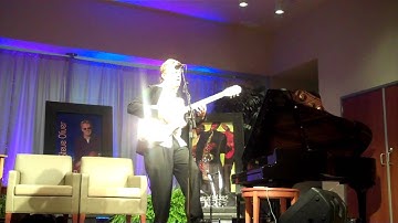 Steve Oliver Performs "Fun in the Sun" Live