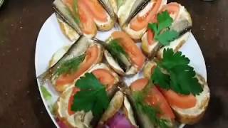 Бутерброды со шпротами и зеленью. Бутерброды со шпротами и зеленью.
