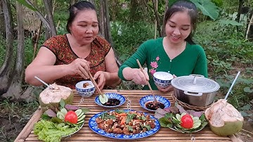 Ruột Heo Khìa Nước Dừa Theo Kiểu Miền Tây Mẹ Làm Ăn Thiệt Đã | Bếp Quê Mẹ Nấu T90