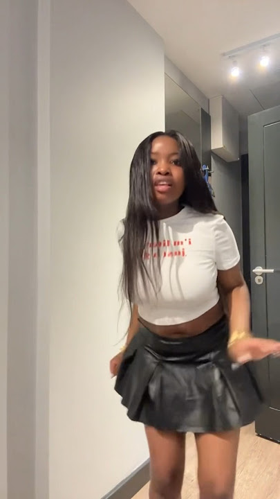 Hlala phansi challenge 🌺 #africangood #amapiano #dance @candiiey4