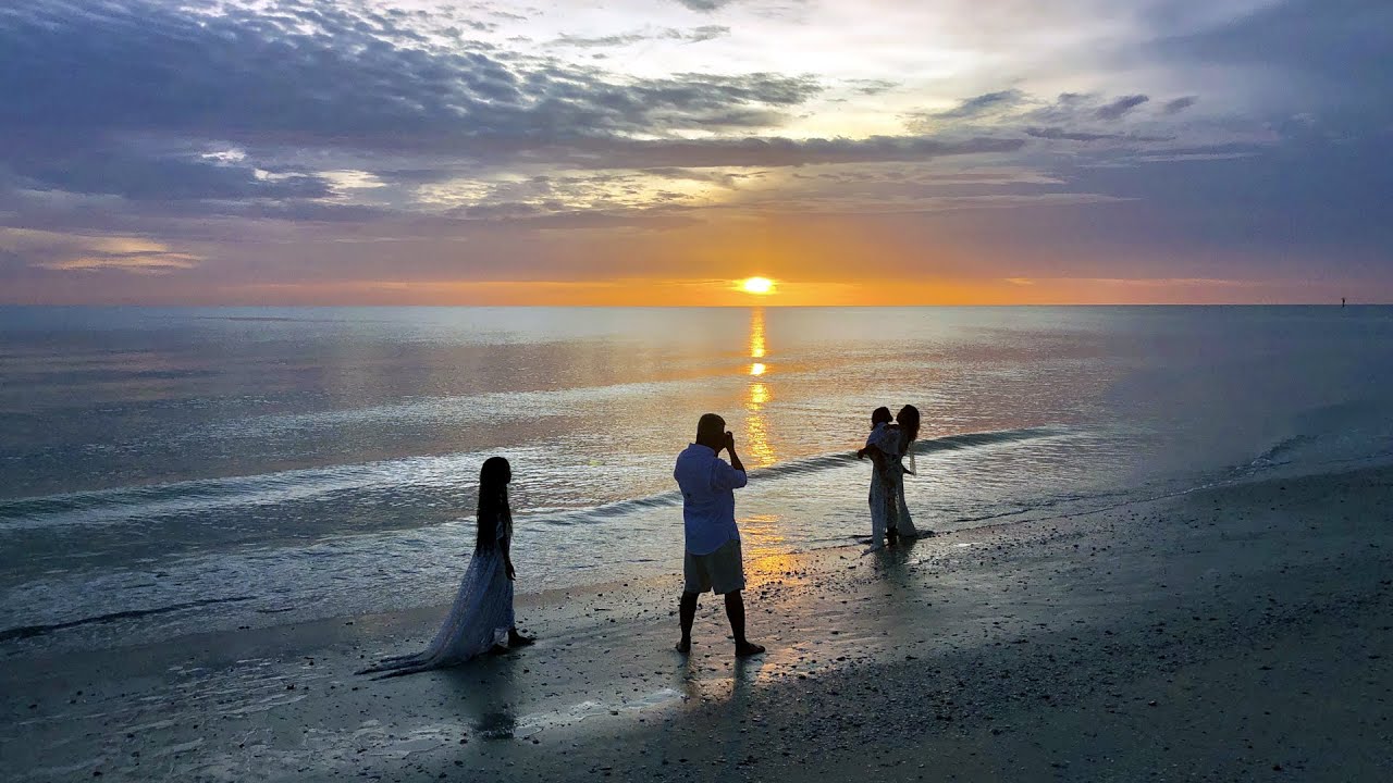 beach combing machine Robb's Thursday Sunset Beach Walk in North Naples, FL 07.18.19