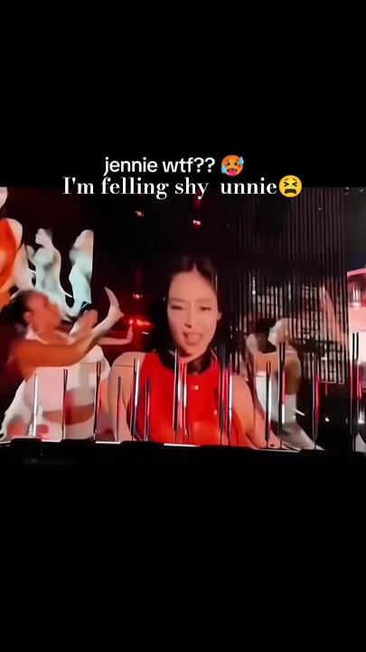 Jennie showing her custom made bra live at concert #hot Jennie 😉 #yg #ygfamily #babysoul