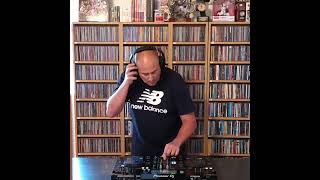 Download Lagu DJ Iván Santana live 90s disco set ( 05-06-2022 ) #90s #house #disco #dj MP3