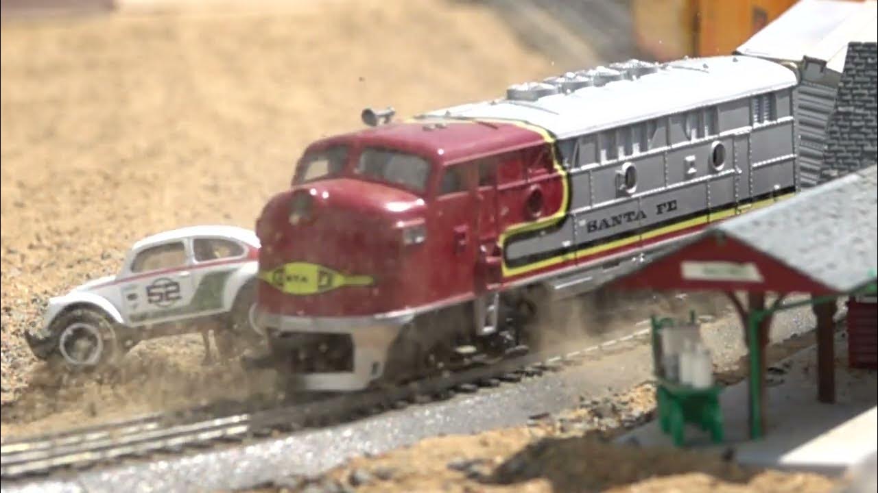Ho Scale Model Train Crashes, Derailments and Fails in Slow Motion