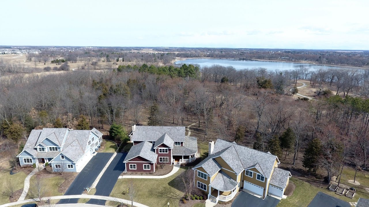 Beautiful Custom Home for Sale in Lindenhurst, Illinois 421 Woodland