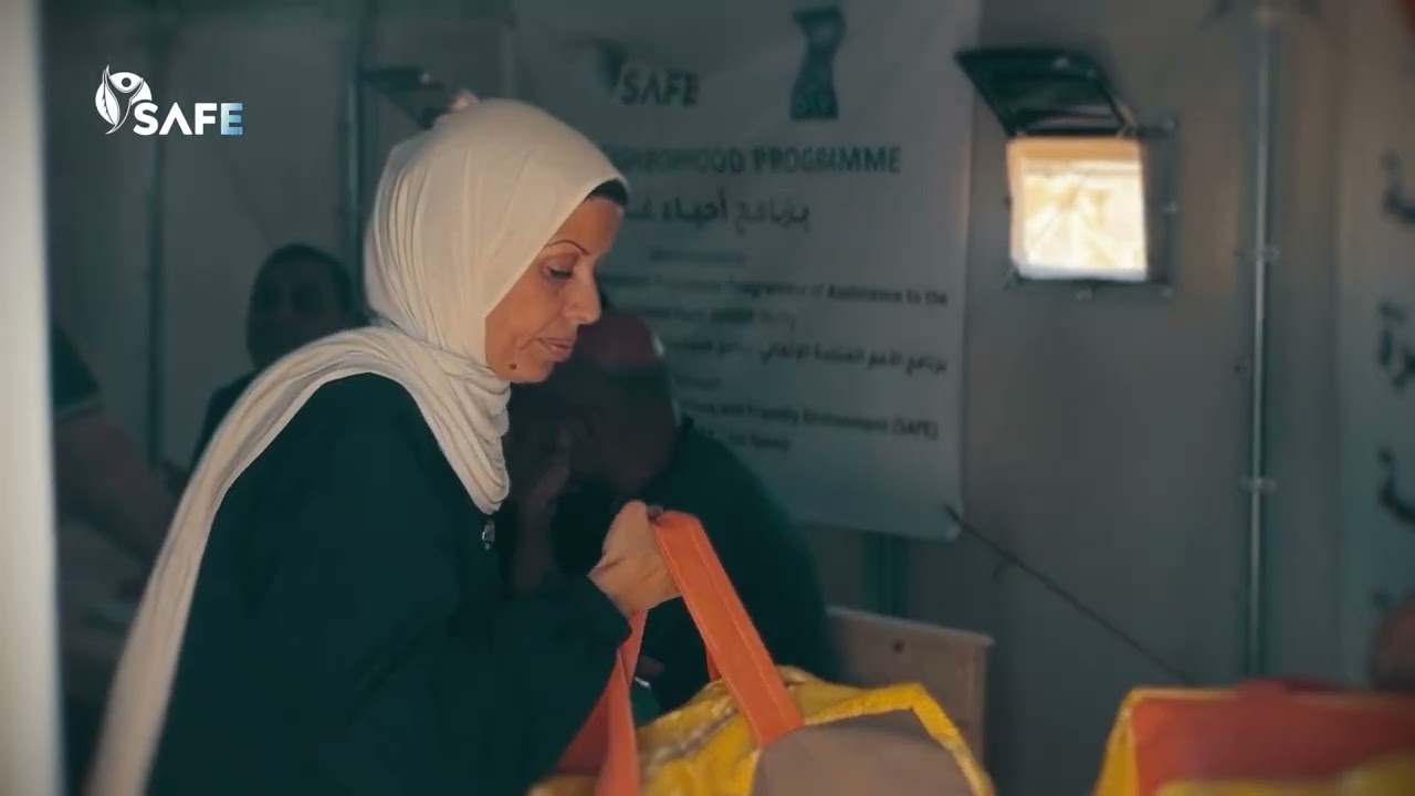 دعم المرأة في غزة من خلال توزيع حقائب الكرامة