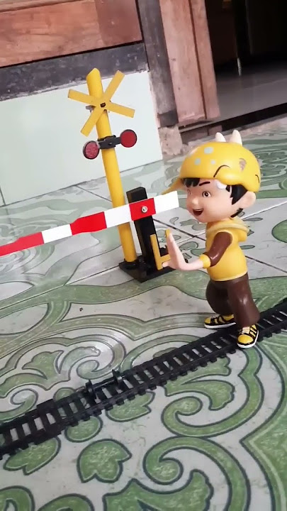 Drama Boboiboy Mengehentikan Kereta Api yang lewat