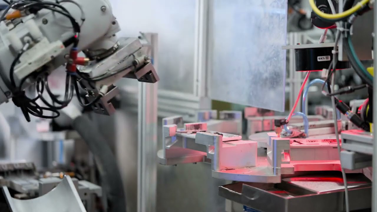 Apple’s daisy recycling robot