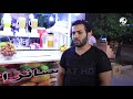 هذه العربة رغم صغرها الا انها تعيل اسرة كبيرة