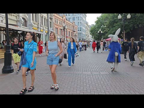 Видео: Москва. Улица Старый Арбат. Лето 2023