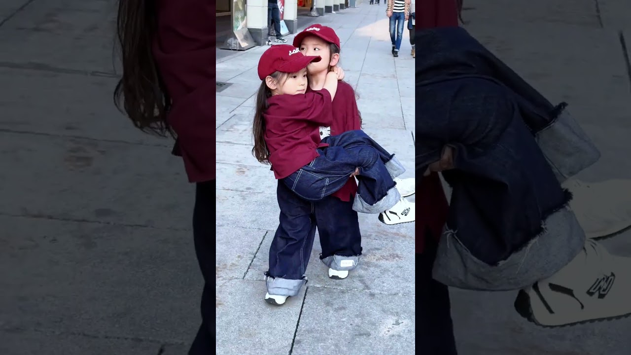 Теперь я могу поднять свою младшую сестру одной рукой 