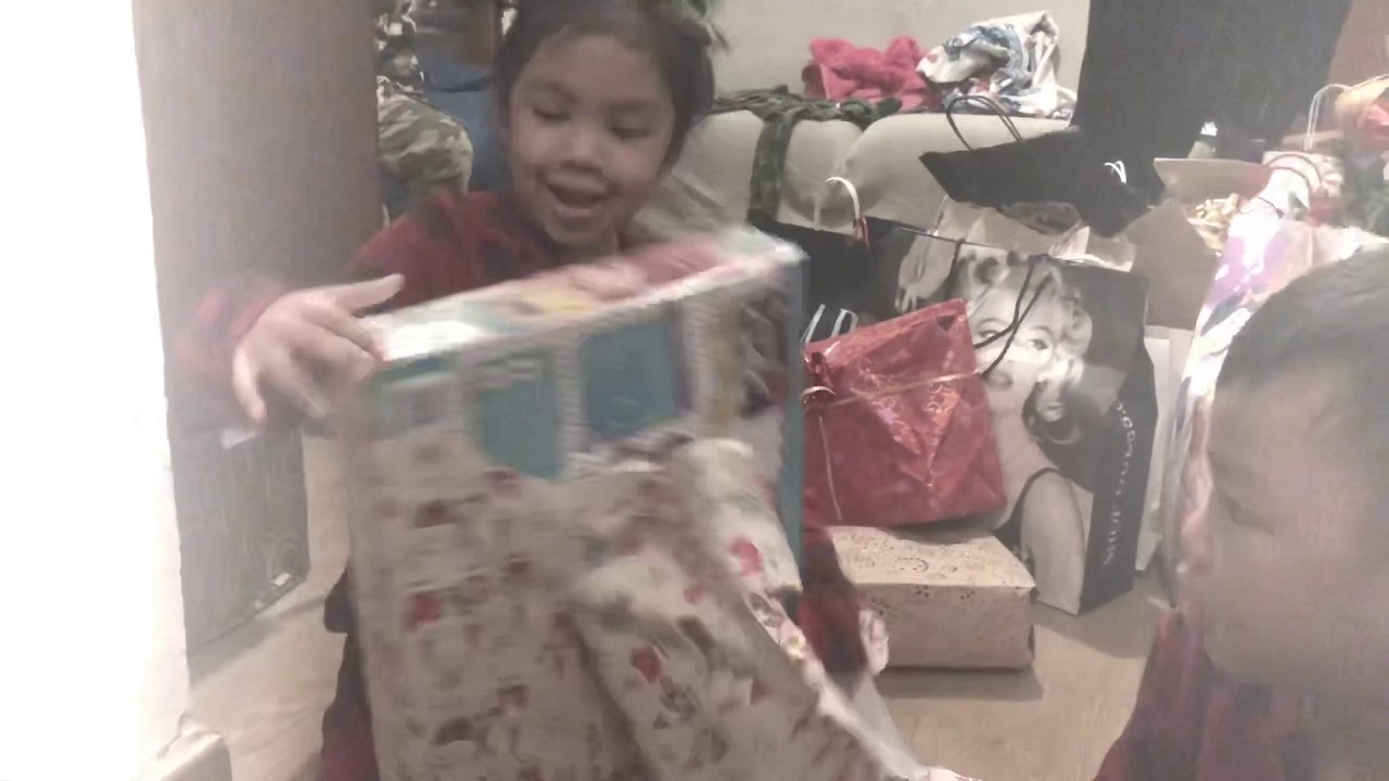 Our christmas eve box Christmas Eve | opening gifts ๐ - YouTube