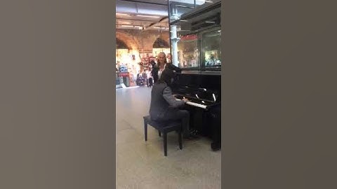 Thumbnail of Robert and Maria Wells live at King's Cross St Pancras 26th April 2016