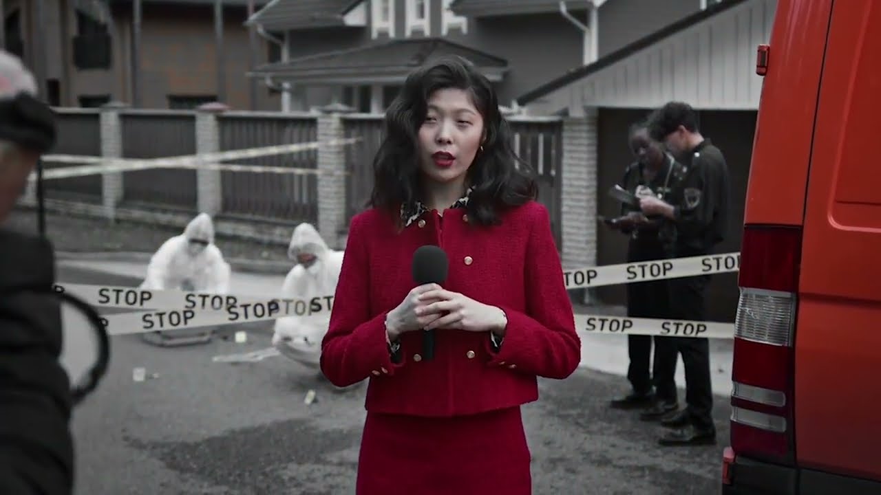 How To ISOLATE A COLOR in Premiere Pro (Quick Tutorial)