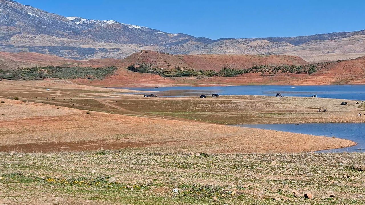 طريق إلى بحيرة بين الويدان إقليم ازيلال اتمنى ان ينال الفيديو اعجابكم 