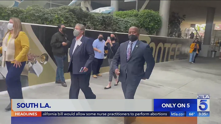 CA Superintendent Tony Thurmond visits South L.A. ...