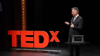 Making decisions as a surgeon with courage | Prof. Dr. Daniel Kalbermatten | TEDxBielBienne screenshot 1