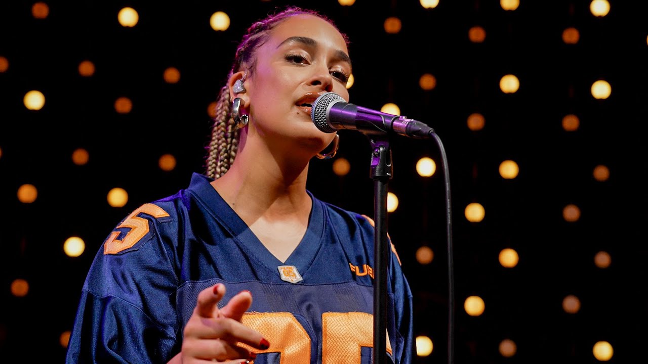 jorja-smith-try-me-live-on-kexp-youtube