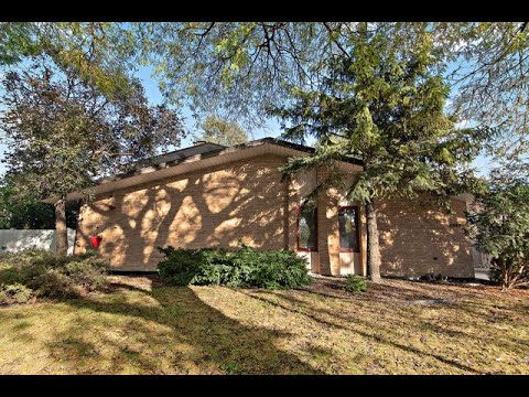 9317 S Kolmar Avenue, Oak Lawn, IL home video tour