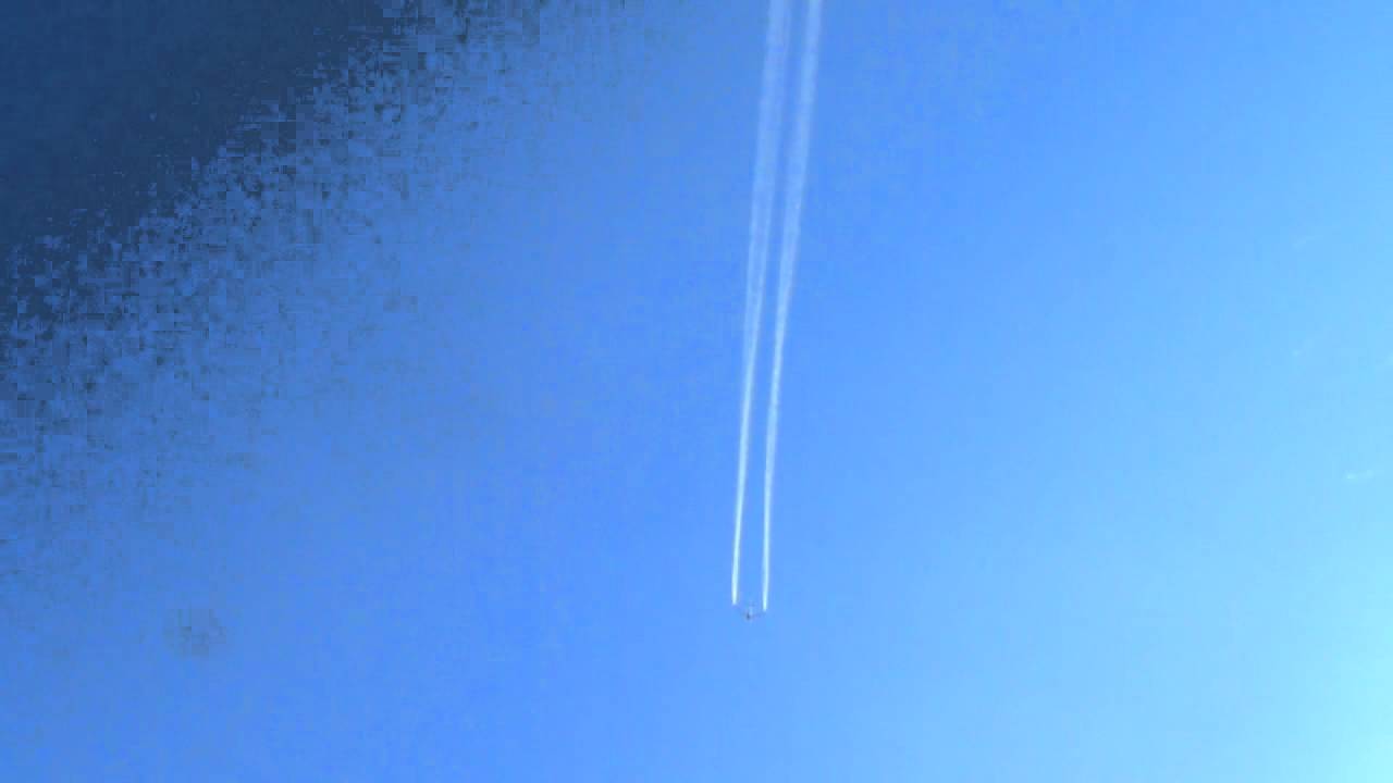 Delta 747400 Fuel jettison Flt 275 10232011.mov YouTube