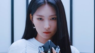 EVERGLOW 'FIRST' but it's only SIHYEON