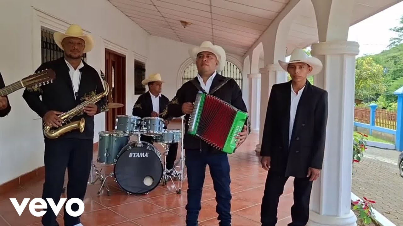 Grupo Divino Rey Nica - El Corrido de Barrera