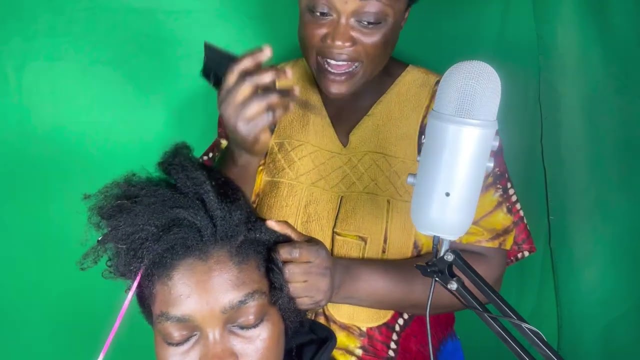 ASMR✨GUM CRACKING SOFT WHISPER AND SCALP SCRATCHING ON MY  SISTER. Asmr for relaxztion.