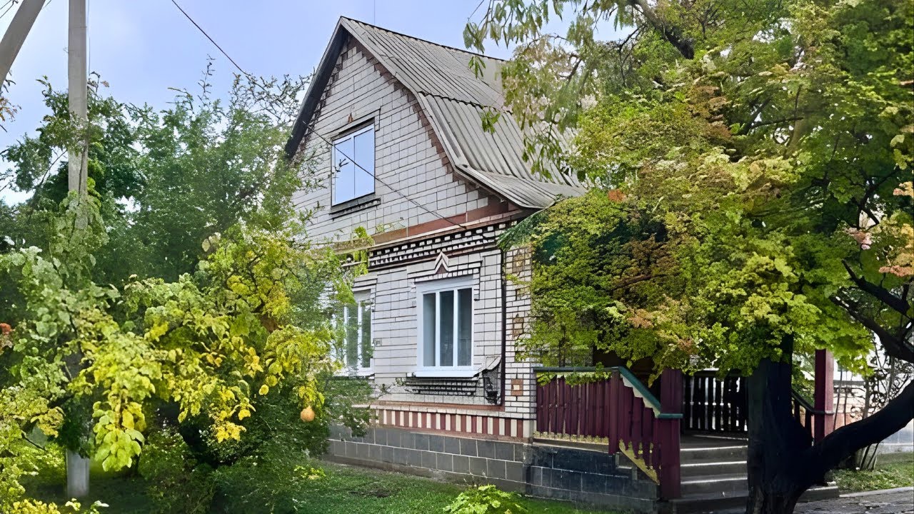 Продається Гарний Будинок у Житловому Стані з Усіма Комунікаціями у с. Жорнище Вінницького Району