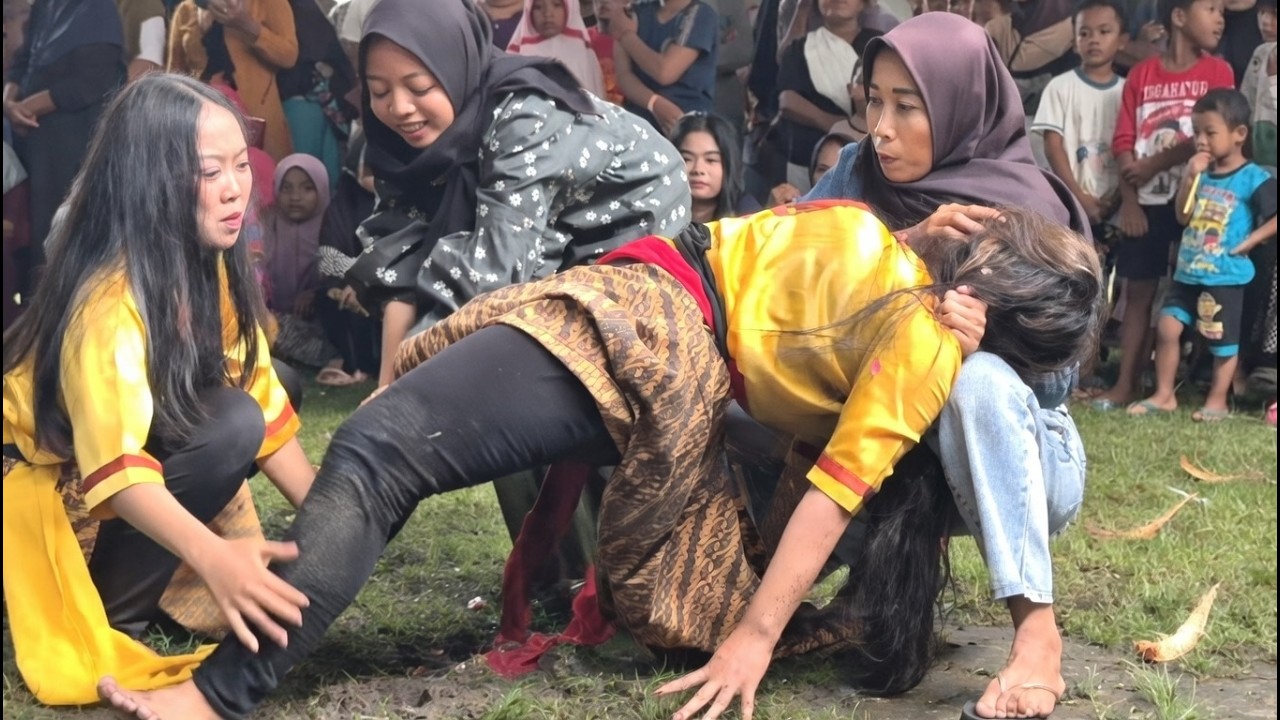 gawaat sampai salto❗penyembuhan kuda lumping kesurupan turonggo semo wijoyo