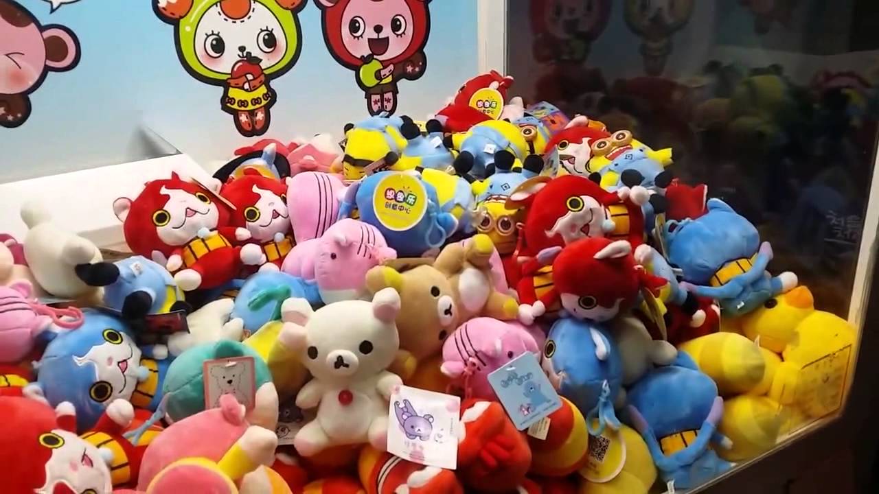 Автомат с игрушками в Сеуле на Хондэ / Machine with toys in Seoul at Hongdae
