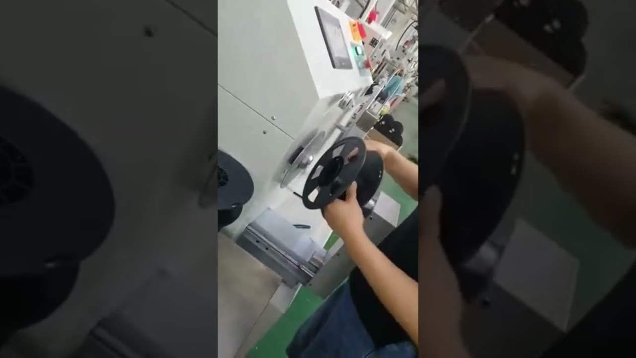 3D printing filament extruding winding device