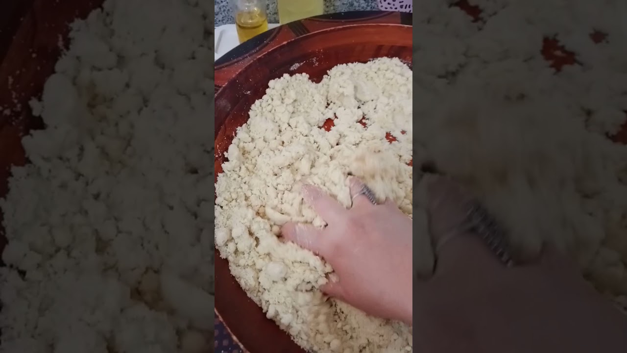 كسرة معجونة 😋 قسنطينية 🤔🤗 شمري علي درعيك ونودي تخبزي ،🙋😃