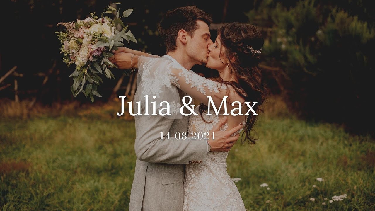 Slideshow / Boho-Hochzeit von Julia und Max im eigenen Garten