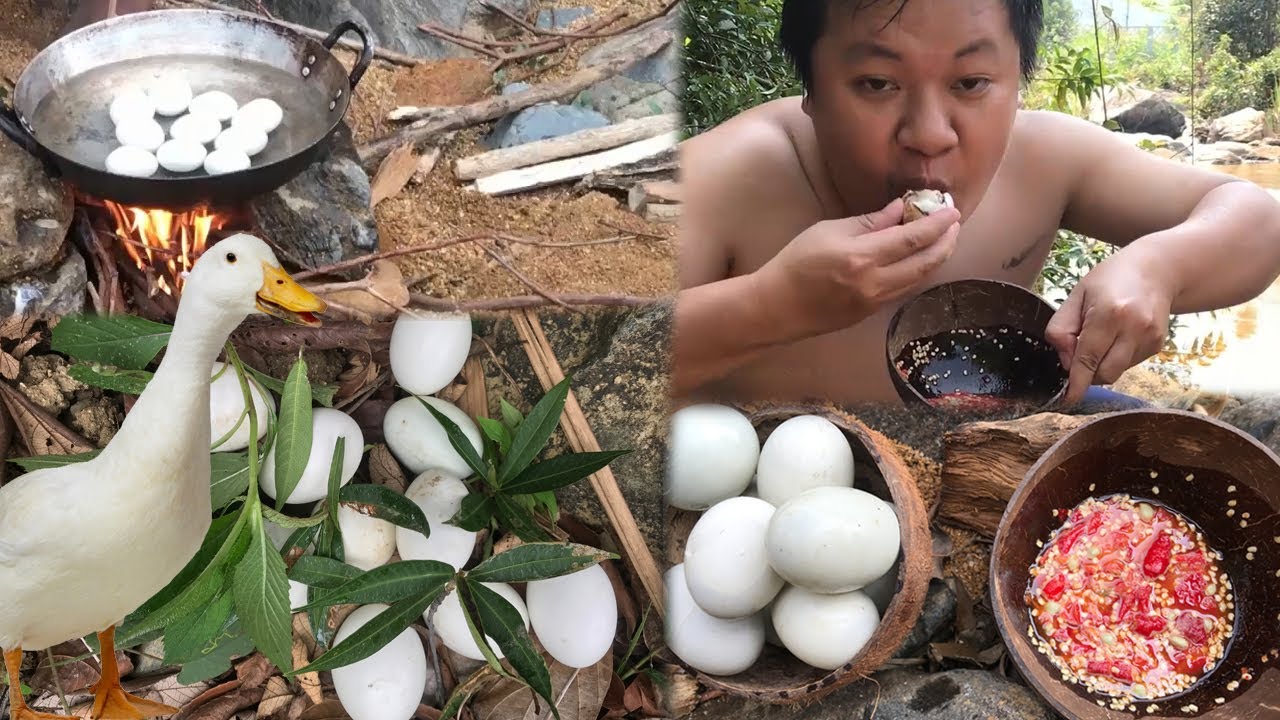 Found duck eggs in the rocky stream forest, boiled and eaten with super spicy chili salt